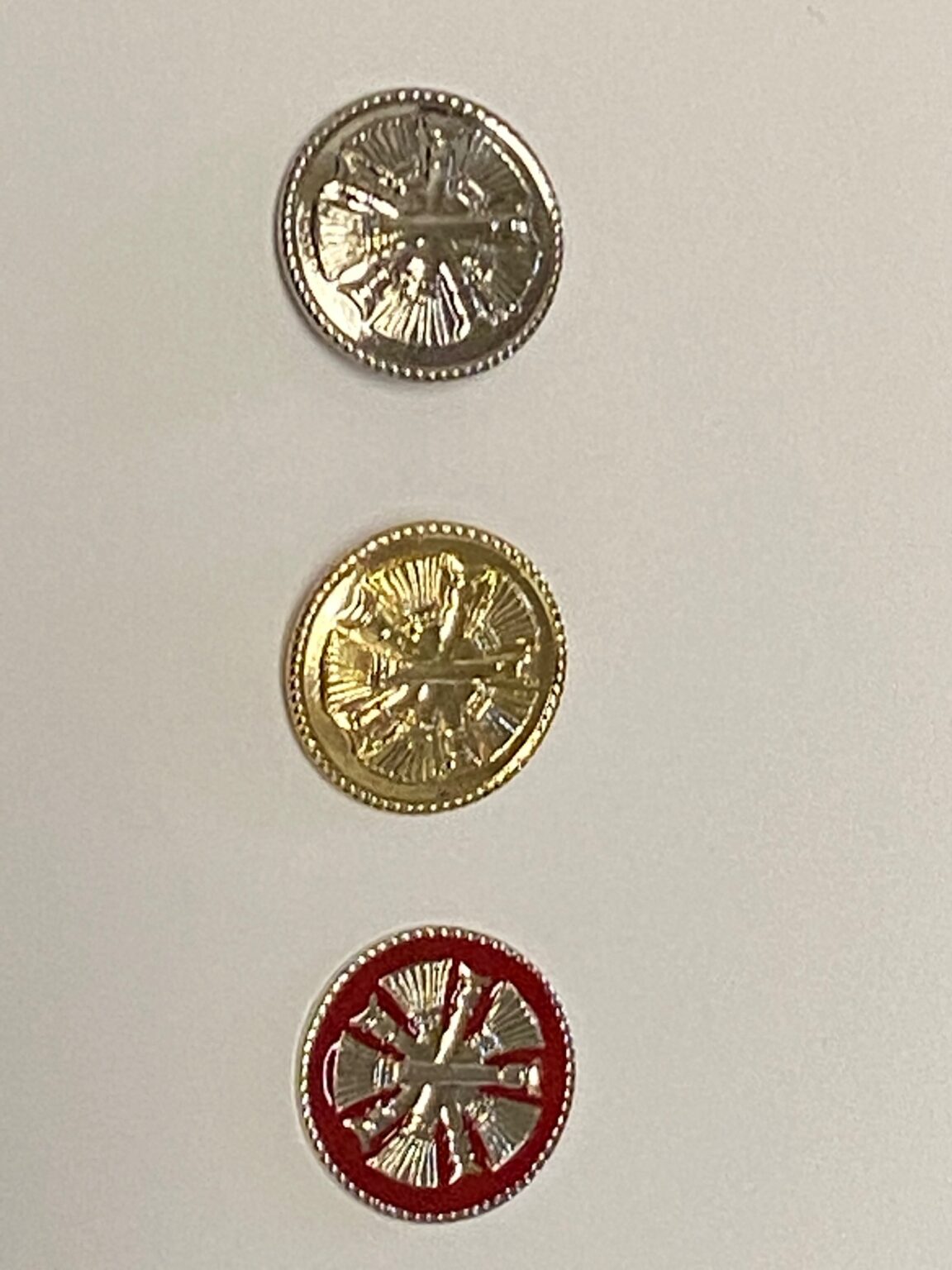 FIVE CROSSED BUGLES ROUND ER Badge